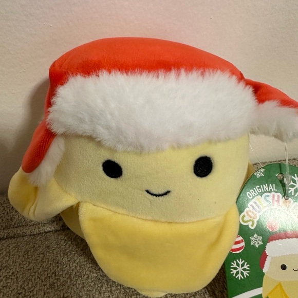 NWT 5" JUNIE BANANA SQUISHMALLOW CHRISTMAS - Picture 4 of 6